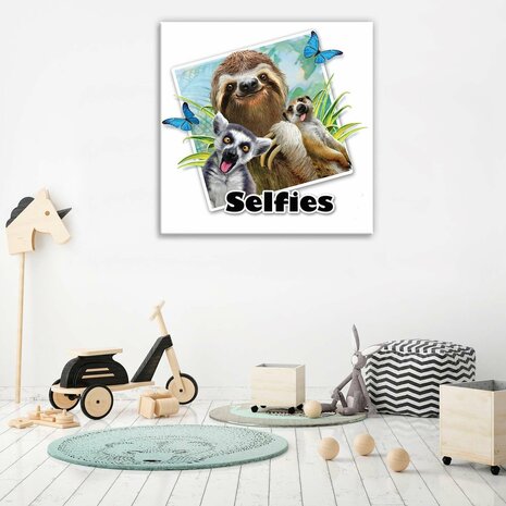 Lemur and Sloth- Selfies Canvas Schilderij PP12839O2